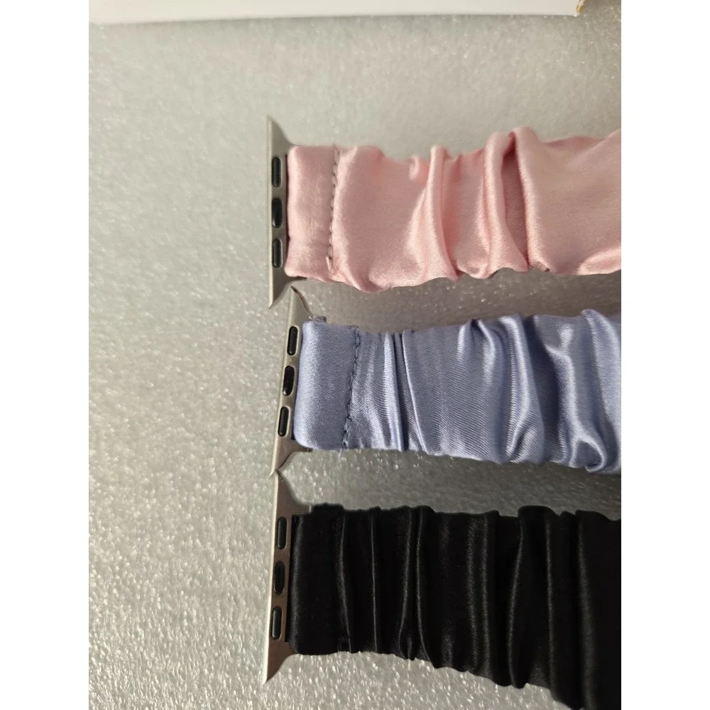 LilySilk Apple Watch band Silk scrunchies New In Gift Box 42/44 Mm Set Of 3